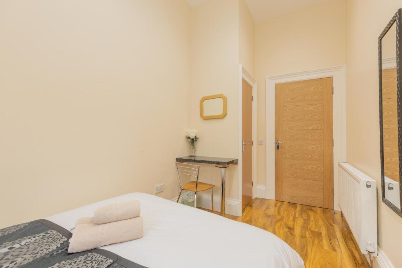 New 3-bedroom Close To Centre Appartement *